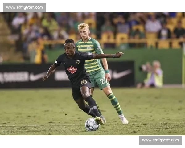 高清足球赛事直播APP下载指南畅享全球赛场精彩即时比分数据分析权威解说 - 副本 - 副本 (11) - 副本 - 副本