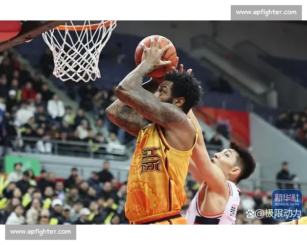 激烈对决瞬间揭晓篮球赛场最新比分变化分析 激烈对决瞬间揭晓篮球赛场最新比分变化分析